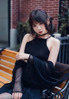 《礼仪老师》在线观看_最近手机在线观看